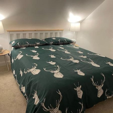 Stylish & Spacious 2 Storey, 3 Bed Apartment グレーブゼンド エクステリア 写真