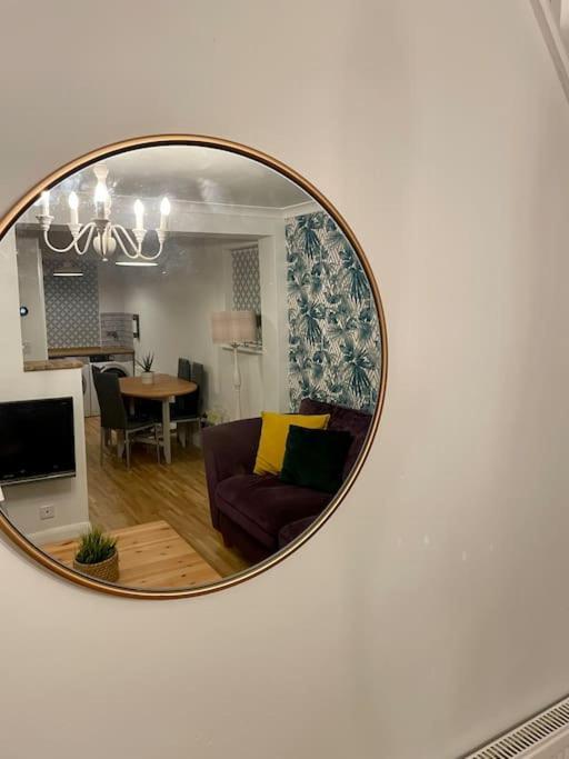 Stylish & Spacious 2 Storey, 3 Bed Apartment グレーブゼンド エクステリア 写真