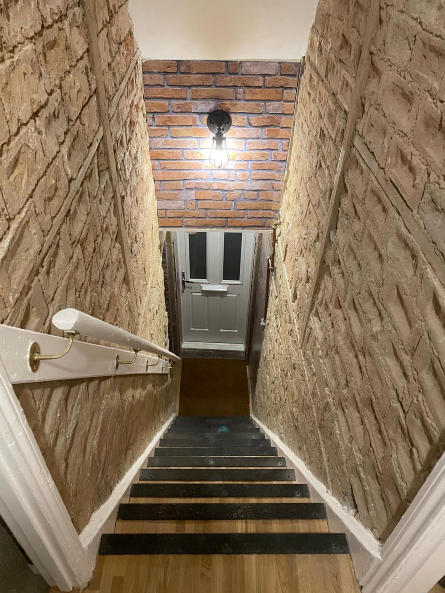 Stylish & Spacious 2 Storey, 3 Bed Apartment グレーブゼンド エクステリア 写真